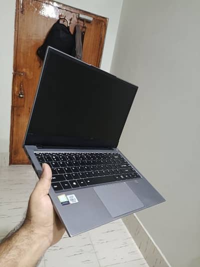 X1 Pro core i7 16gb ram 512gb ssd