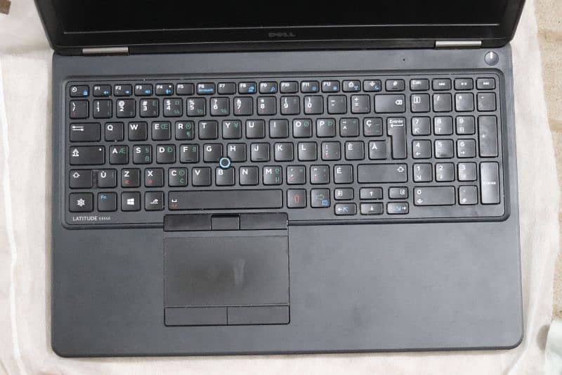 Dell Latitude e5550 1