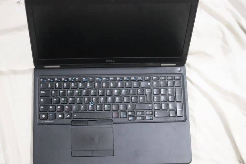 Dell Latitude e5550 2