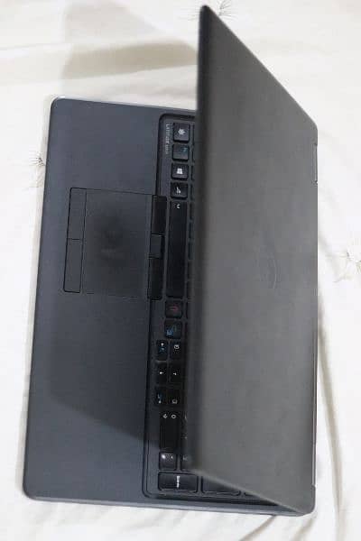 Dell Latitude e5550 4