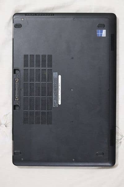 Dell Latitude e5550 6