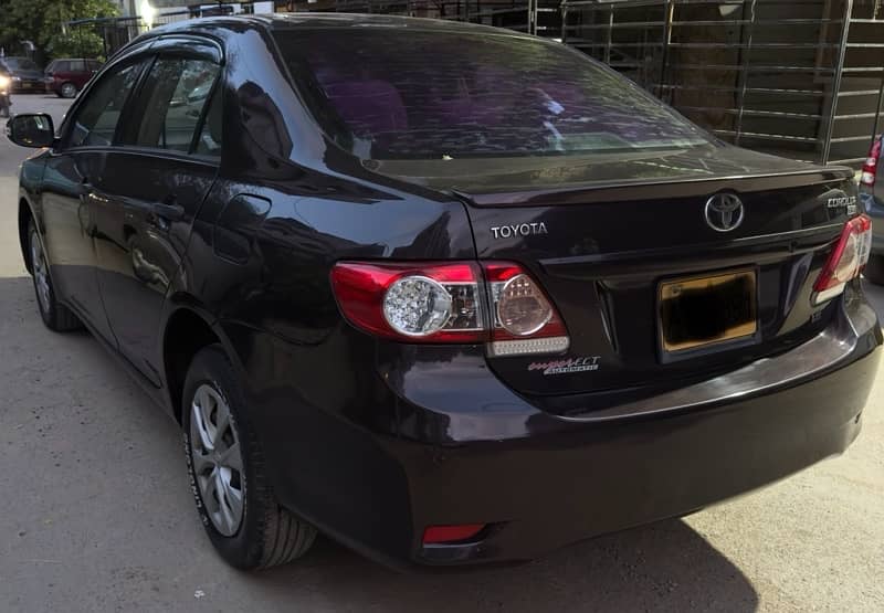 Toyota Corolla GLI 2013 5