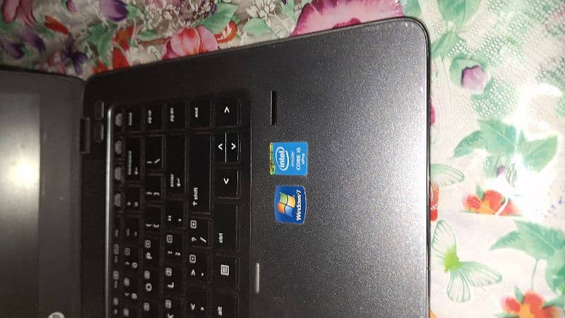 urgent sale personal use laptop 1