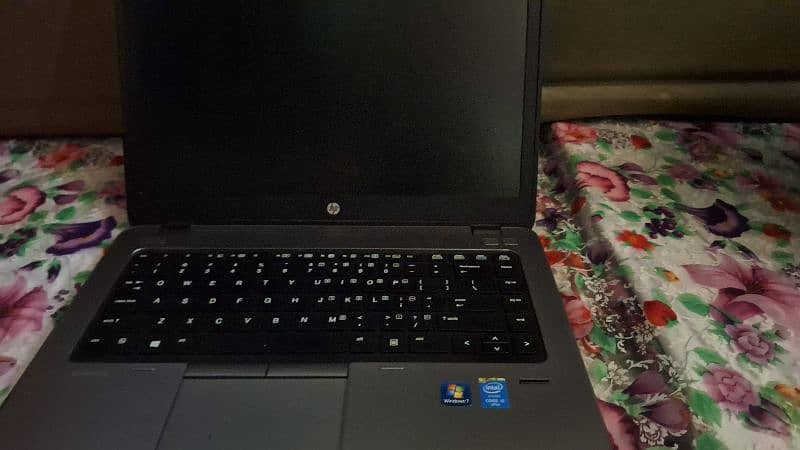 urgent sale personal use laptop 8