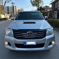 Toyota Hilux Invincible 2014