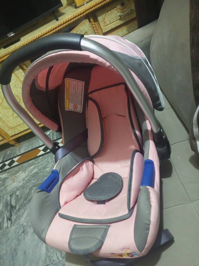 Car seat + carrier 2