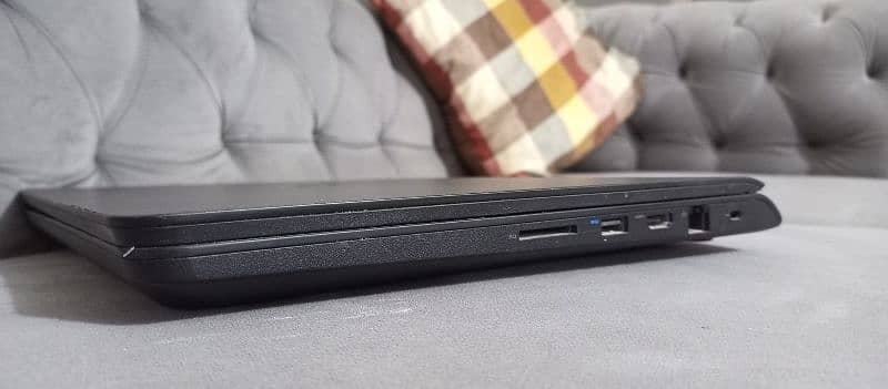 Dell 7577 Laptop 4