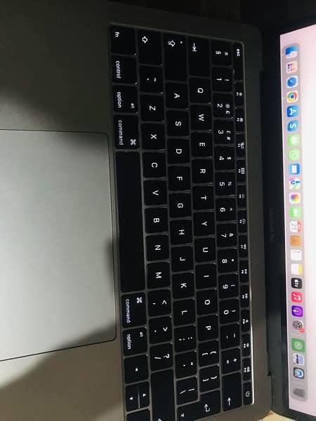 MACBOOK PRO 2016 (13inch) 1