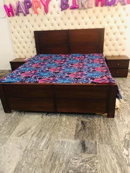 WOODEN BED SET FOR SALE WITHOUT MATTRESS 3