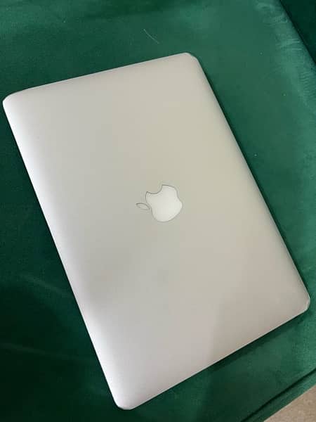 MacBook Air 2017 13.3 inch dispaly 1