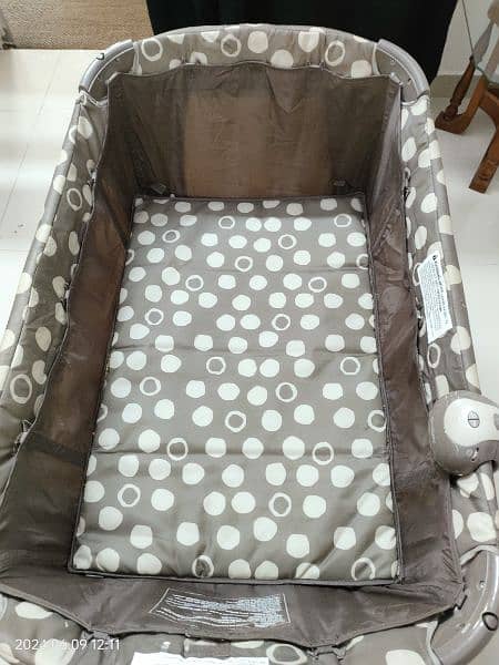 BABY CRIB/COT Foldable 2