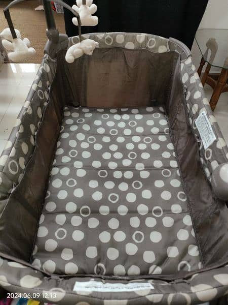 BABY CRIB/COT Foldable 5