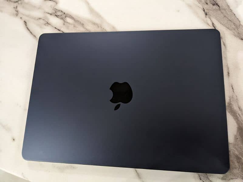 Macbook Air M3 2024 0