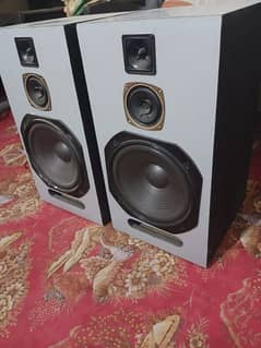 Speaker for sale.