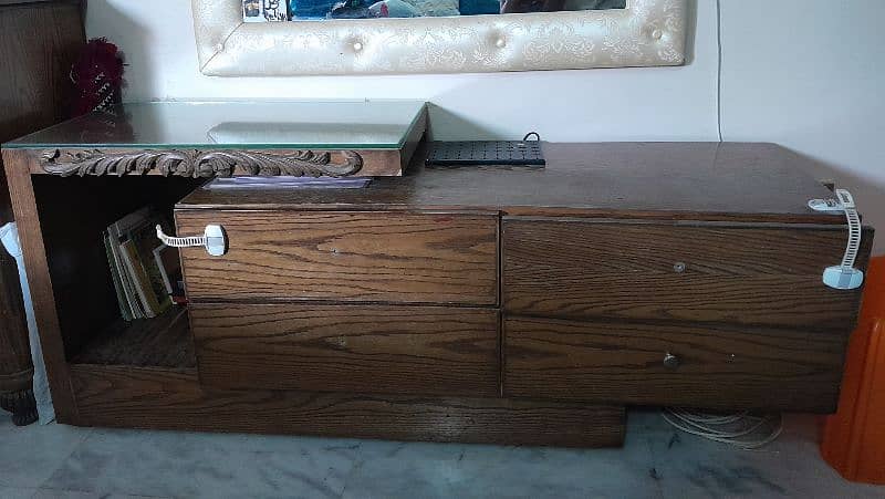 dressing table tuffed mirror 1