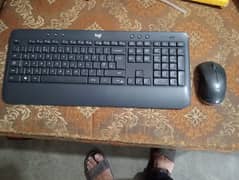 Logitech MK540 keyboard and mouse wire less