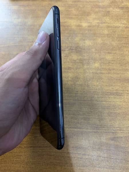 iPhone XS Max (Non PTA) 5