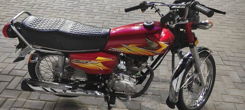 Honda 125 in Genuine Condition 2