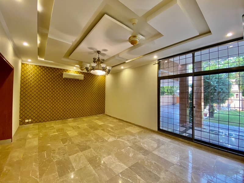 Most Beautiful 2 Kanal House Is Available For Rent In Phase 3 Dha Lahore 7