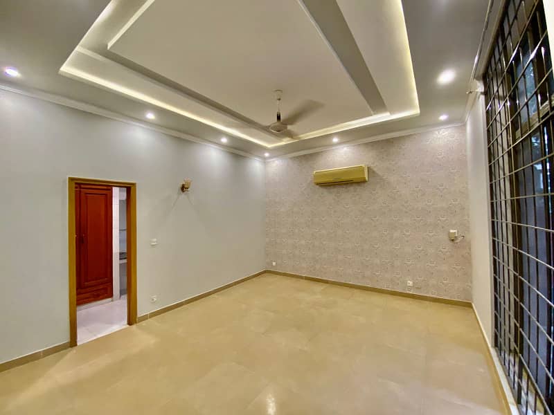 Most Beautiful 2 Kanal House Is Available For Rent In Phase 3 Dha Lahore 10