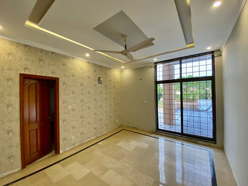 Most Beautiful 2 Kanal House Is Available For Rent In Phase 3 Dha Lahore 18