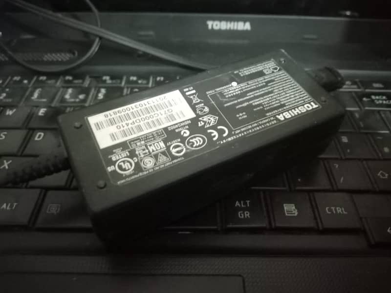 Toshiba Laptop 4Gb Ram i3  For Sale | Display Problem 4