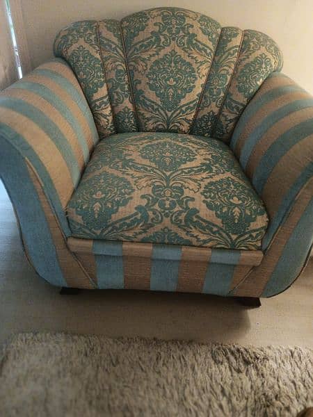 5 seater sofa in good condition 2