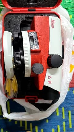 Leica NA730 Automatic Optical Level High Precision Surveying Tool