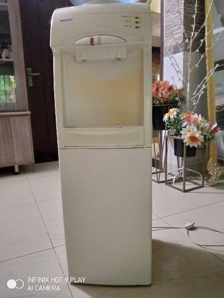 Dispenser in Good condition 3