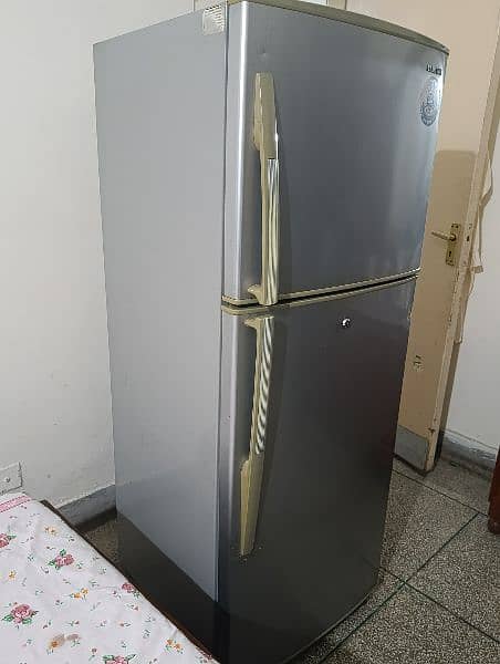 Samsung refrigerator neat and clean condion 4