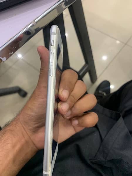 iphone 7plus silver colour 1