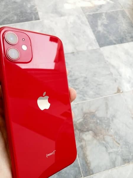 iphone 11 jv red colour 10/9 condition 4