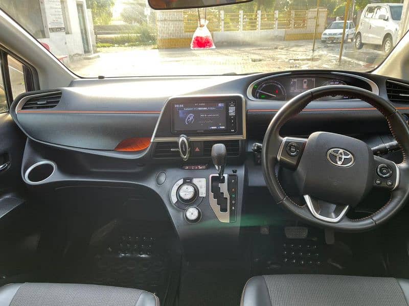 Toyota Sienta 2018 7