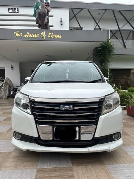 Toyota Noah 2014 0