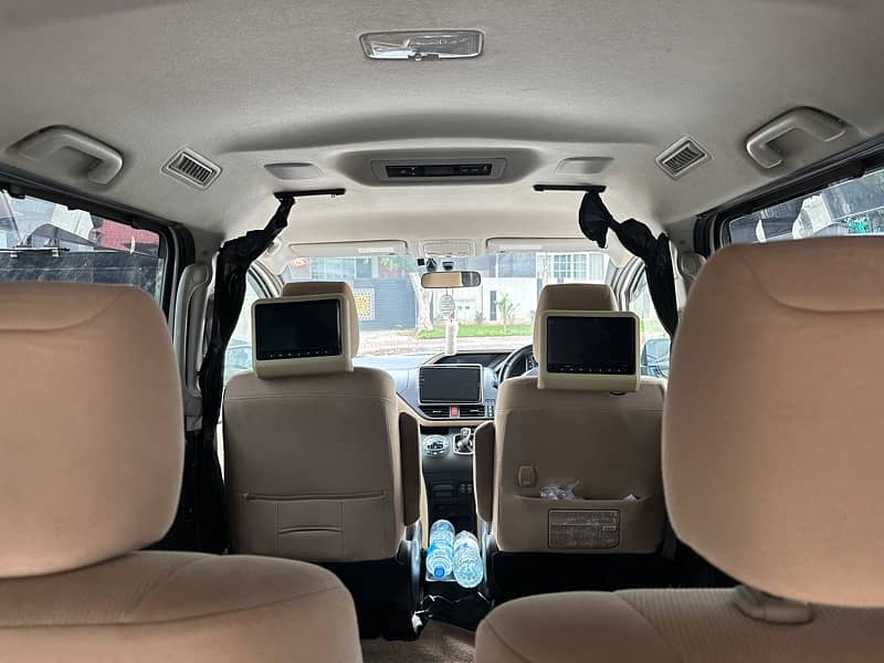 Toyota Noah 2014 3