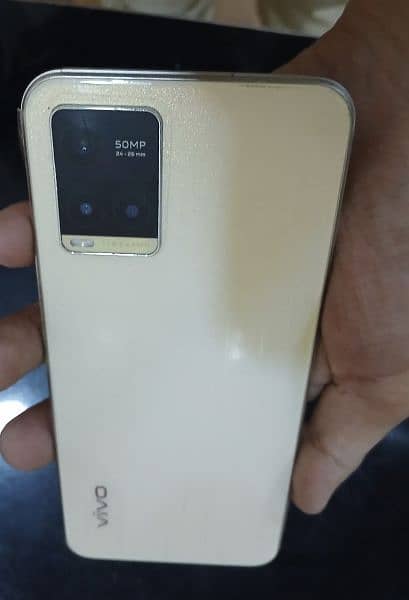 vivo y33t. . with box and charger 2