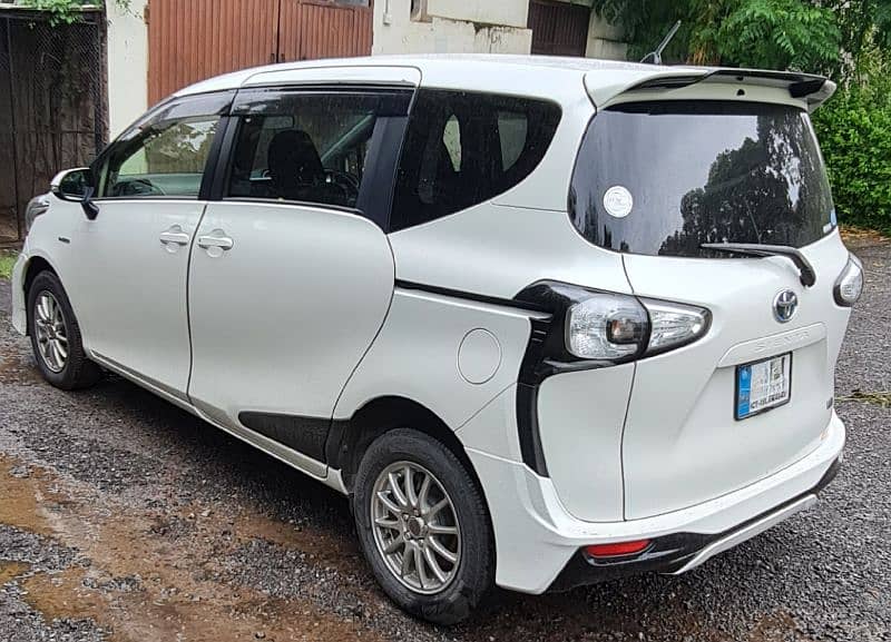 Toyota Sienta 2016 4