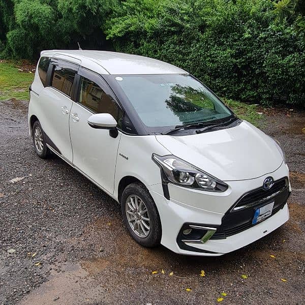 Toyota Sienta 2016 5