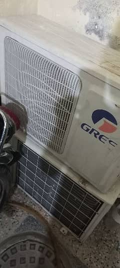 gree 1.5 ton non inverter ac  for sale good condition asim 03335164845