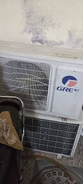 gree 1.5 ton non inverter ac  for sale good condition asim 03335164845 1