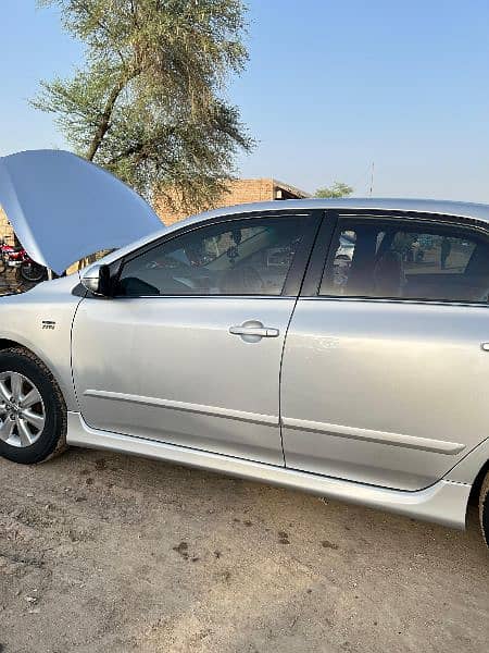 Toyota Corolla Altis 2009 almost Genuine 2 peace minor touchup. 6