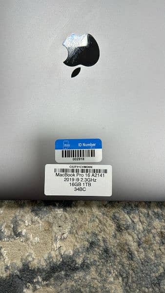 mac book pro 2019 Just like brand new 9