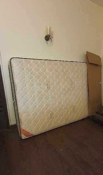 queen mattress and bed 0