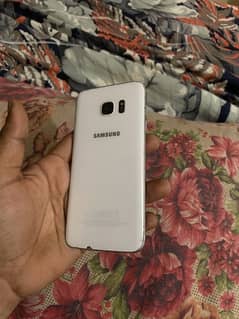 Samsung s7edge stroge 3 / 32 good condition panle doted