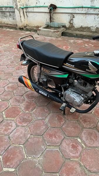 Honda 125 2013 black 1