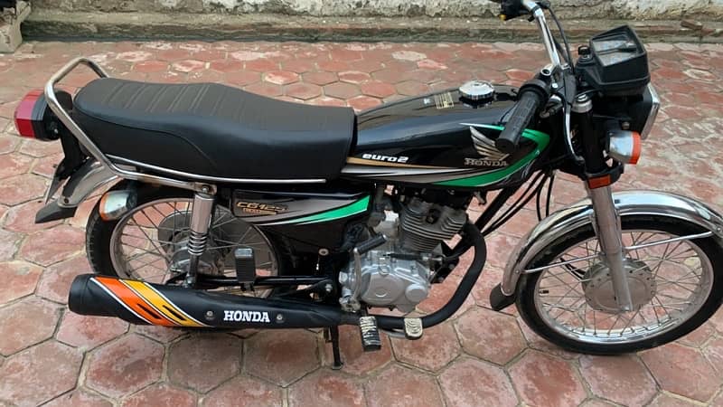 Honda 125 2013 black 5