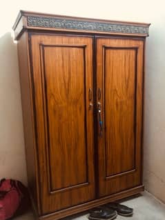 furniture For sale Karachi shift ho rha hn is lye sale kr rha 5 monuse