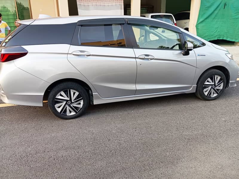 Honda Shuttle Hybrid 10