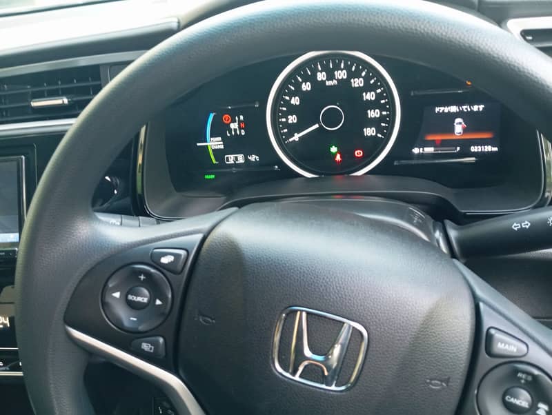 Honda Shuttle Hybrid 12