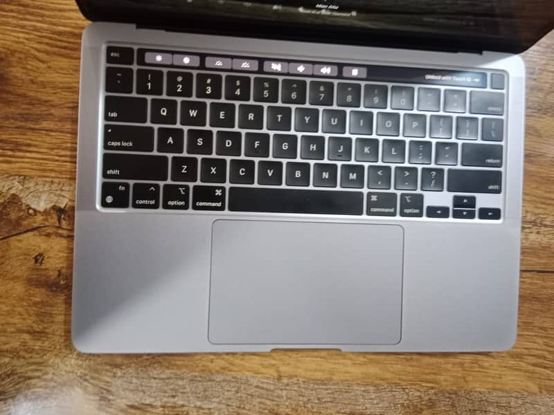 MacBook pro 13 inch M1 chip 2020 3